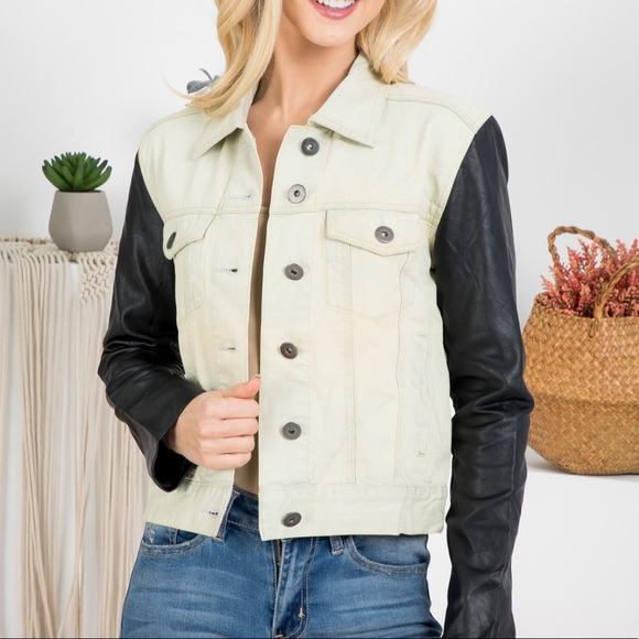 NWOT Trendy Jacket With Black Faux Leather Sleeves - Picture 2 of 6